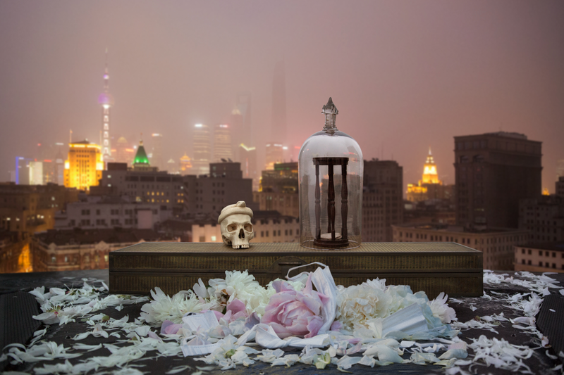 Pollution Shrine. The pollution in Beijing that day was so bad that de Carbuccia had to wear a mask.